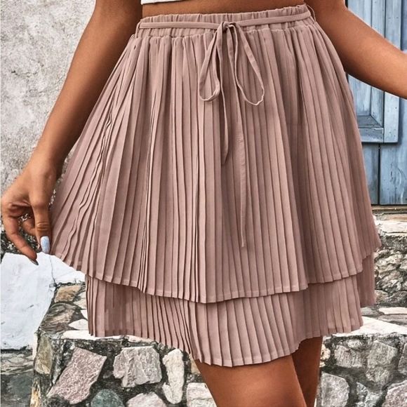 ***😀3 for $35../Shein blush pink pleated skirt. - Picture 4 of 8